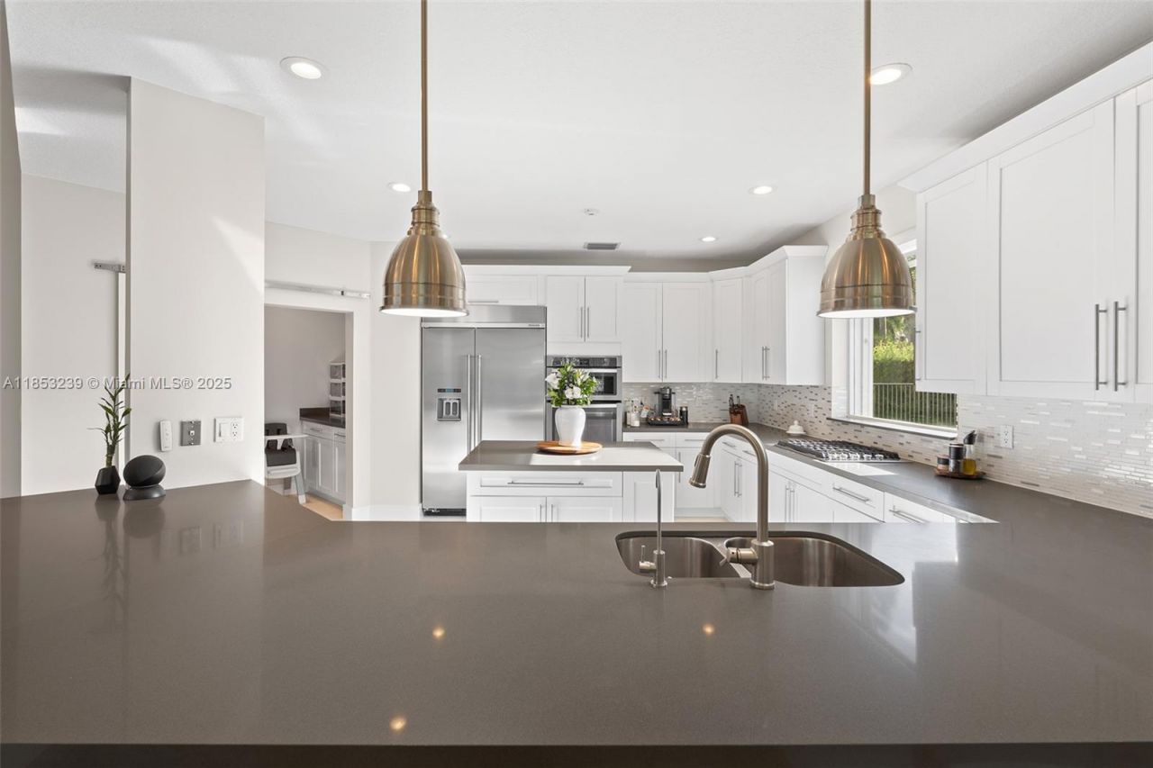 2438 Poinciana Ct, Weston, FL 33327 Photo