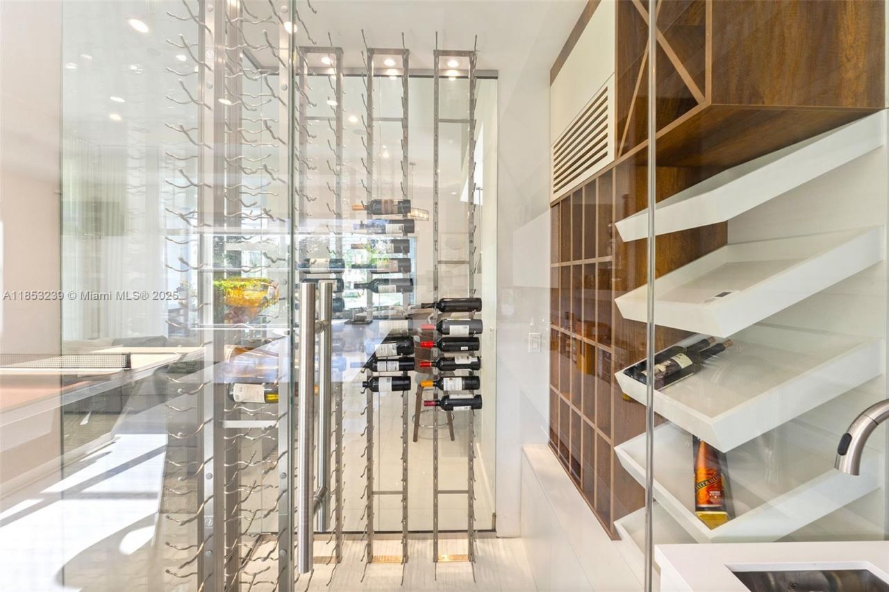 2438 Poinciana Ct, Weston, FL 33327 Photo