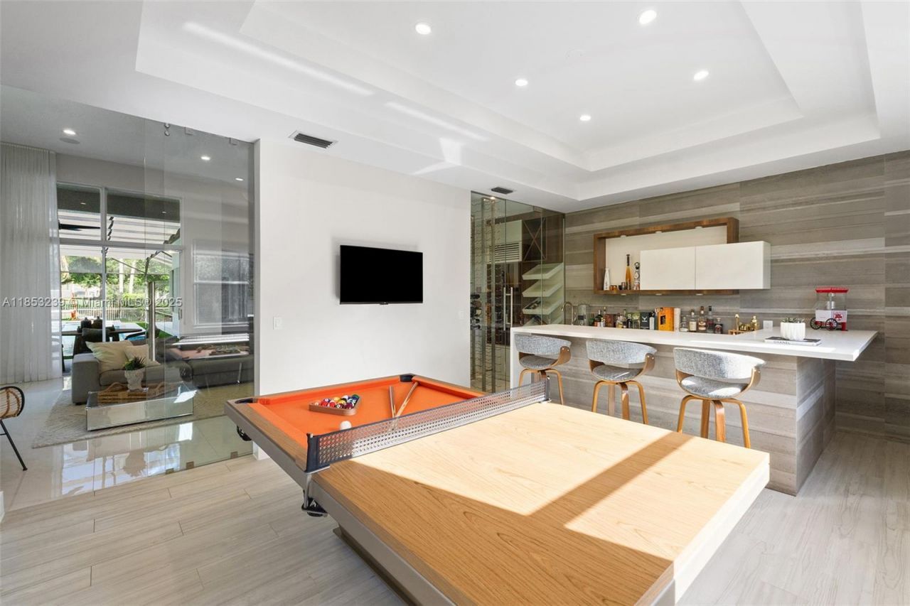 2438 Poinciana Ct, Weston, FL 33327 Photo