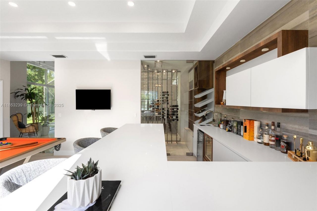 2438 Poinciana Ct, Weston, FL 33327 Photo