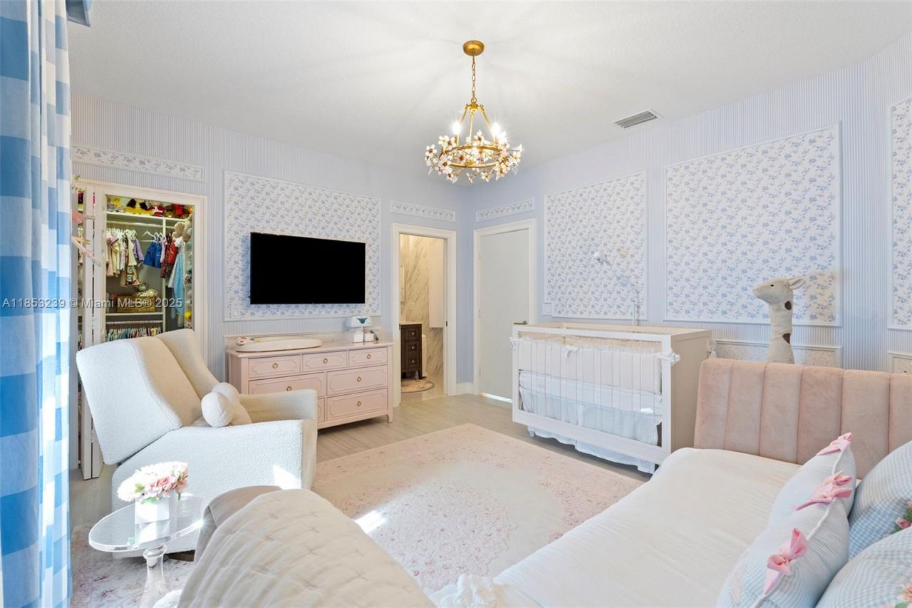 2438 Poinciana Ct, Weston, FL 33327 Photo