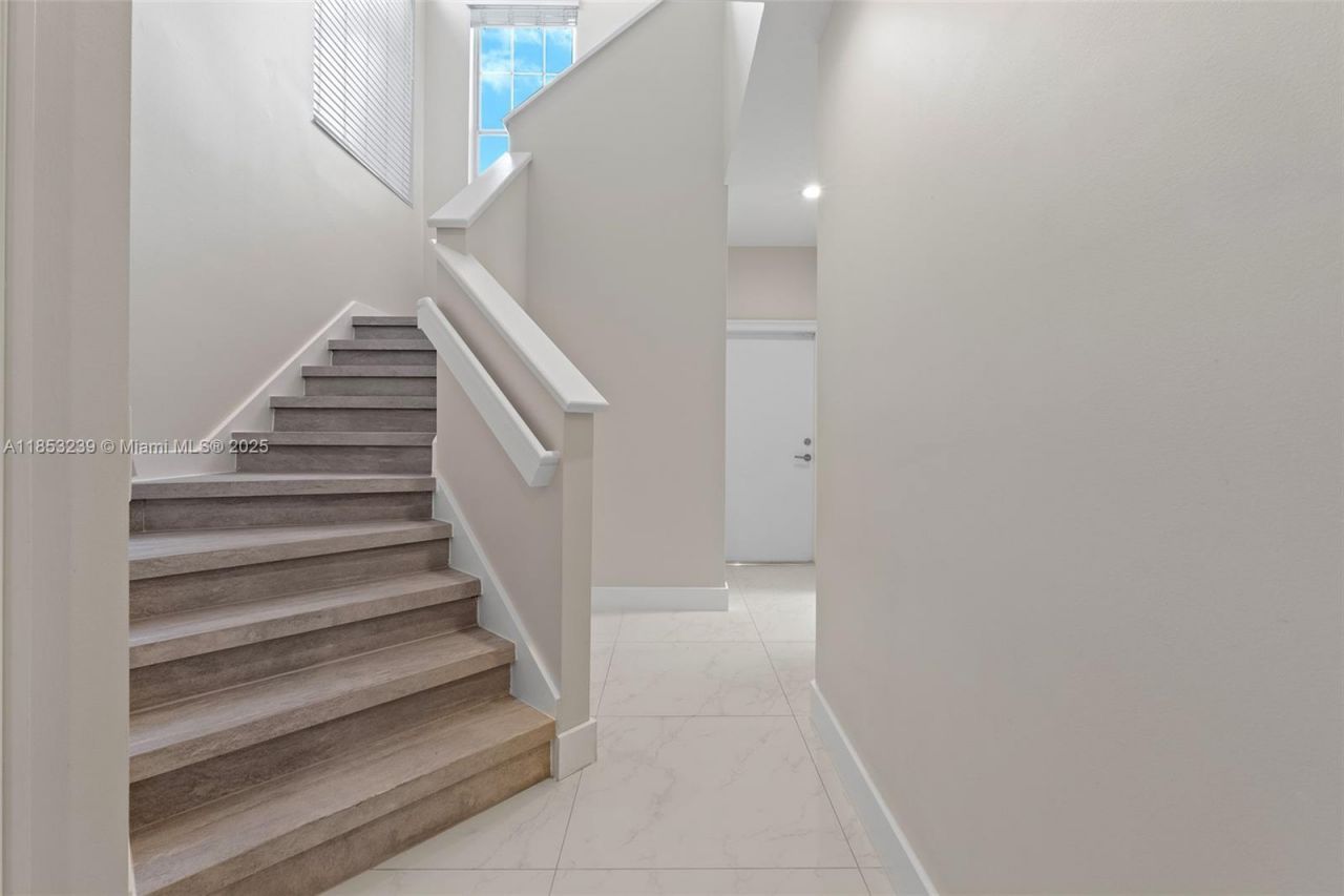 2438 Poinciana Ct, Weston, FL 33327 Photo