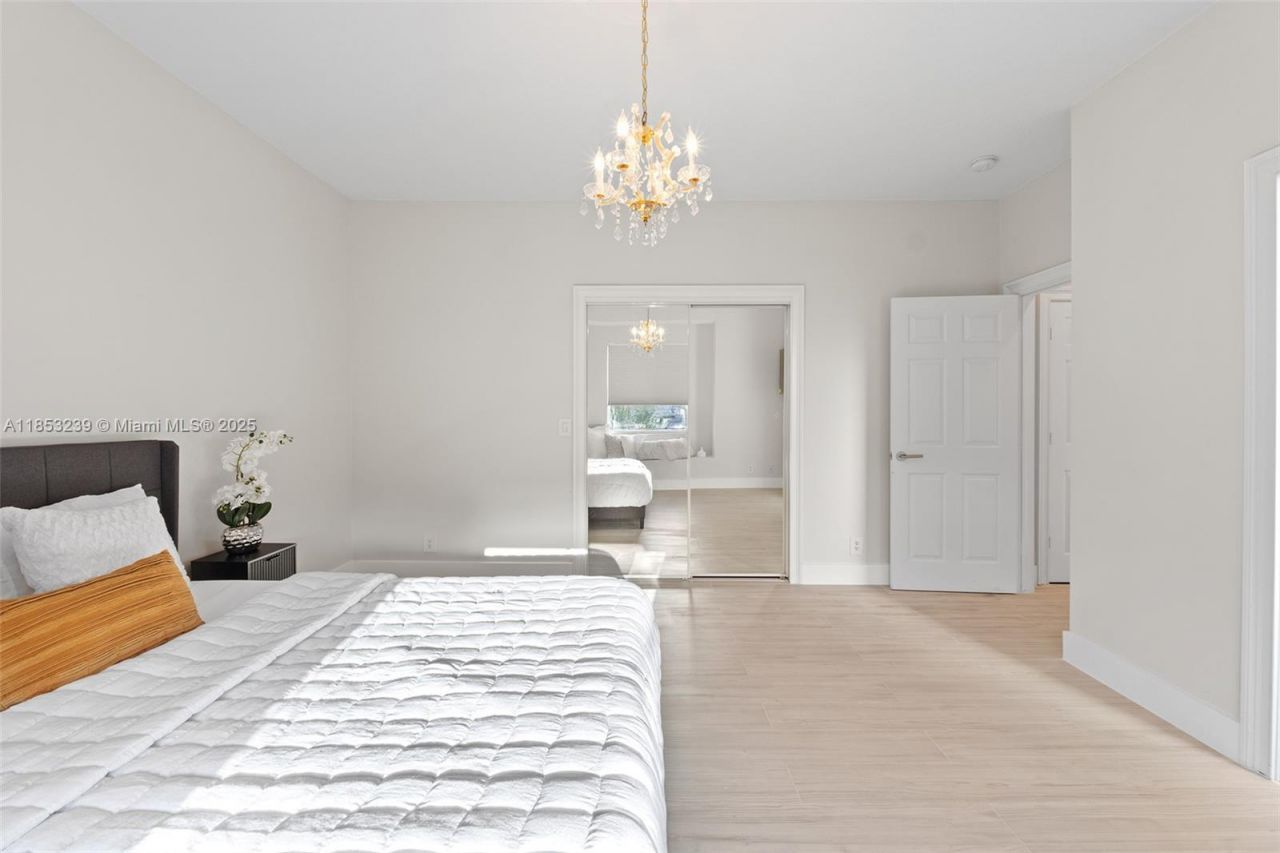 2438 Poinciana Ct, Weston, FL 33327 Photo