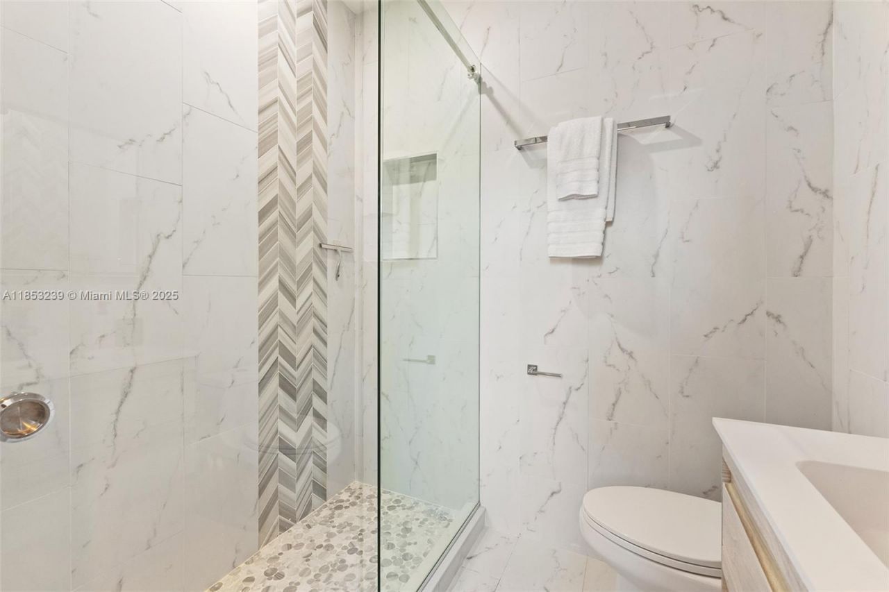 2438 Poinciana Ct, Weston, FL 33327 Photo