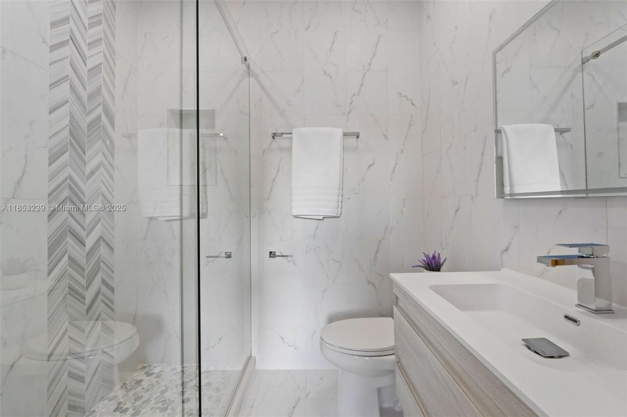 2438 Poinciana Ct, Weston, FL 33327 Photo