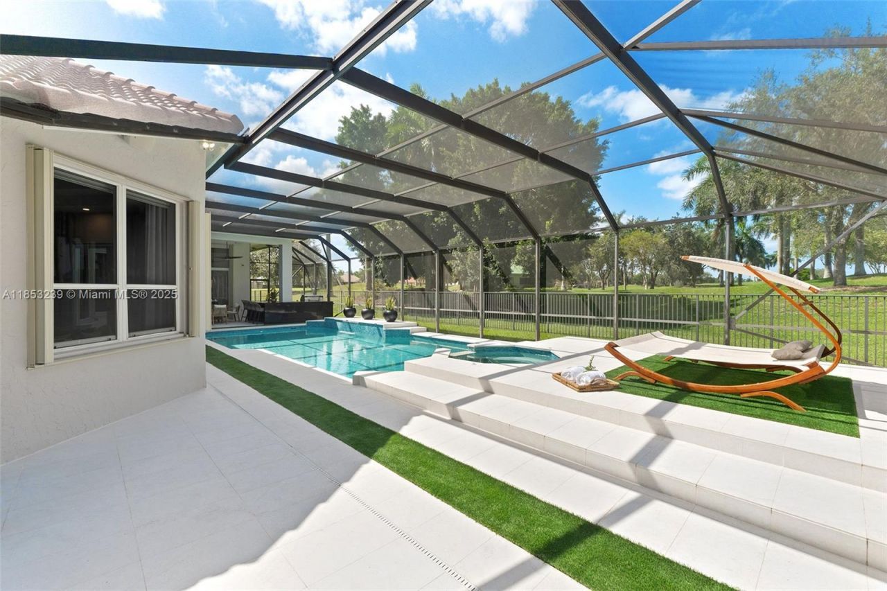 2438 Poinciana Ct, Weston, FL 33327 Photo