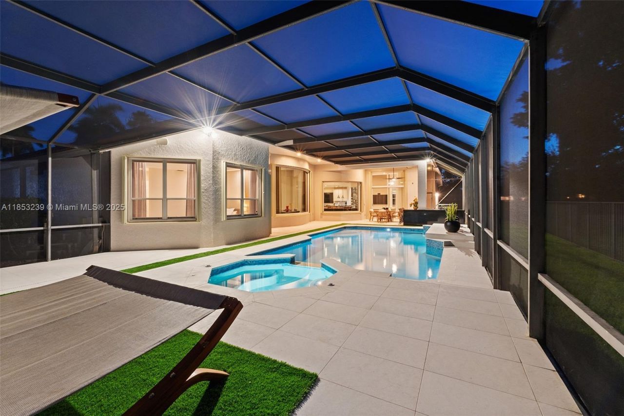 2438 Poinciana Ct, Weston, FL 33327 Photo