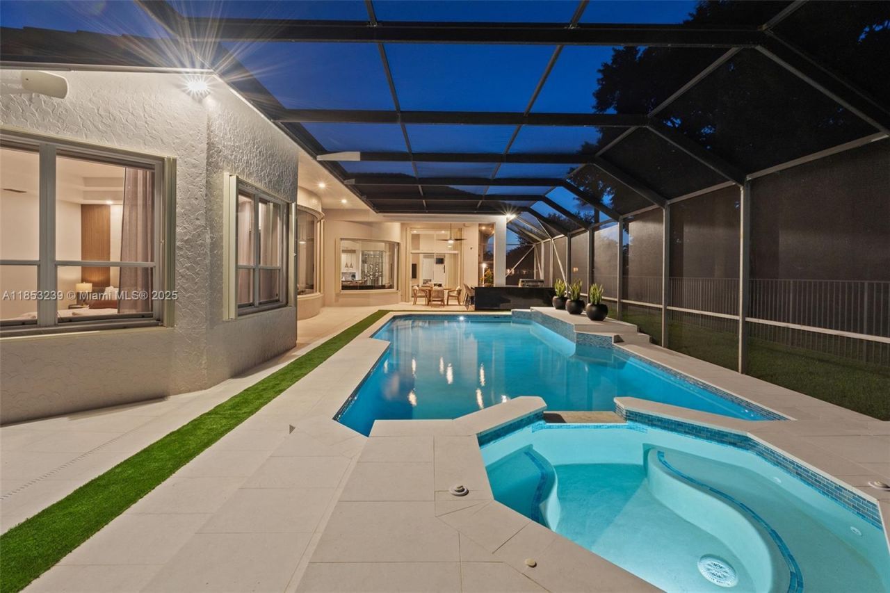 2438 Poinciana Ct, Weston, FL 33327 Photo