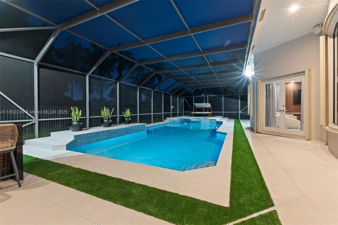 2438 Poinciana Ct, Weston, FL 33327 Photo