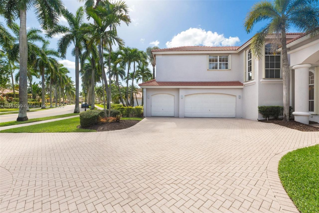 2438 Poinciana Ct, Weston, FL 33327 Photo