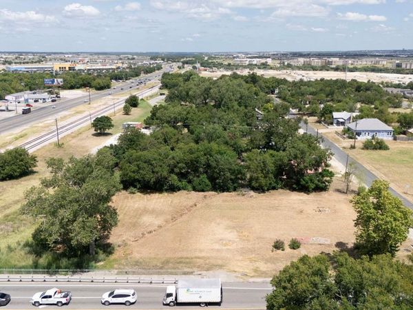 101 E South ST, Leander, TX 78641