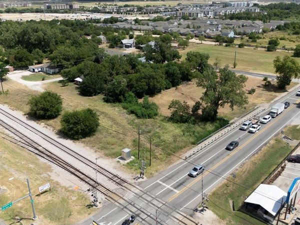 101 E South ST, Leander, TX 78641