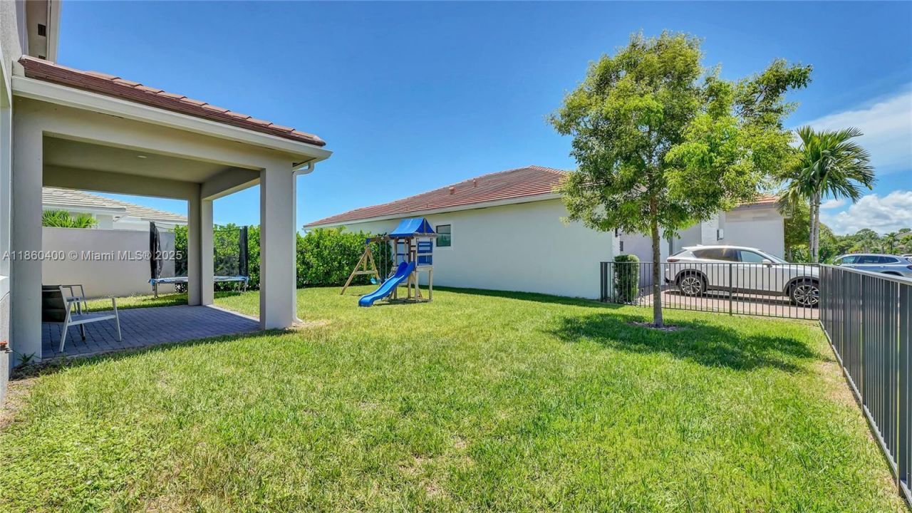 7349 Stella Ln, Lake Worth, FL 33463 Photo