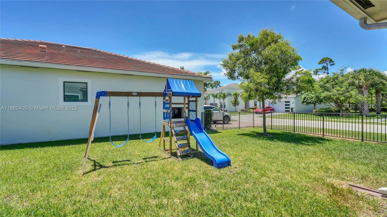 7349 Stella Ln, Lake Worth, FL 33463 Photo