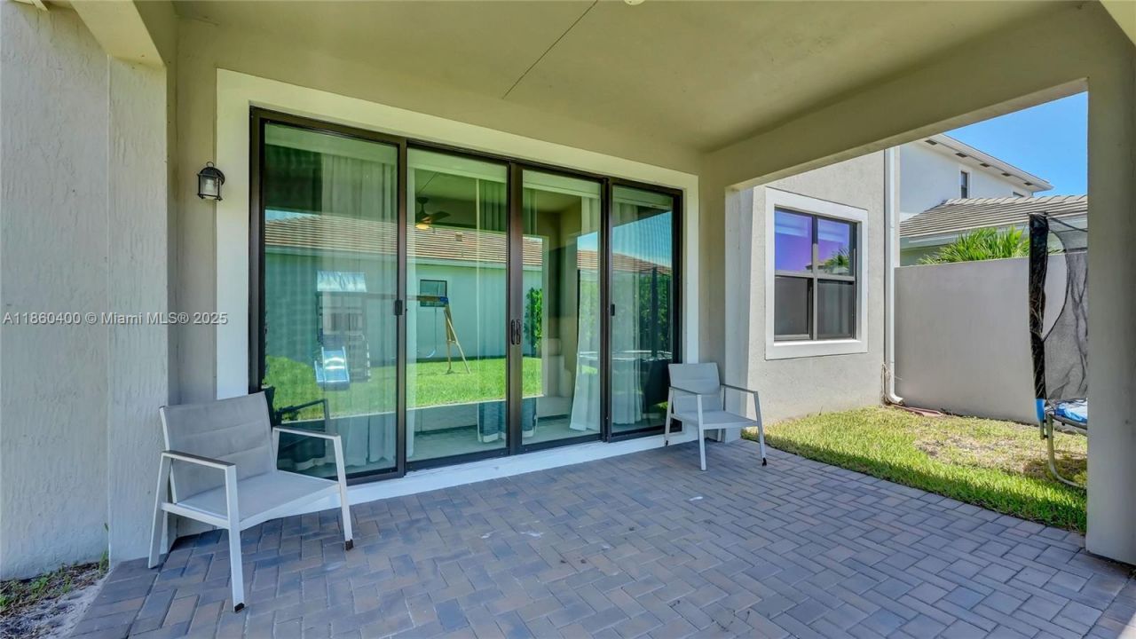 7349 Stella Ln, Lake Worth, FL 33463 Photo