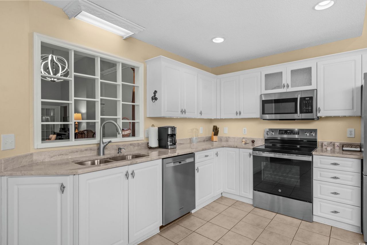 1010 Swan Lake Dr. Photo 16