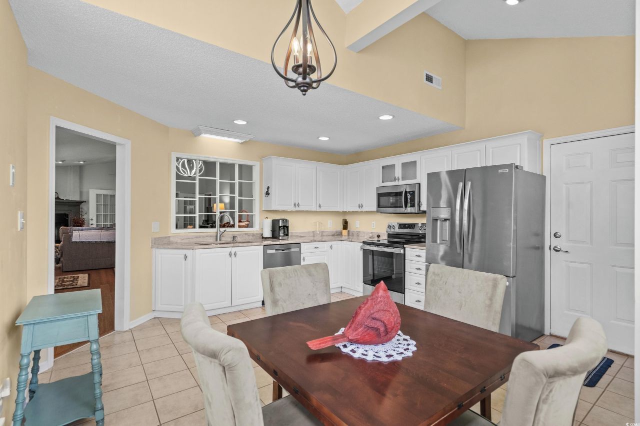 1010 Swan Lake Dr. Photo 20