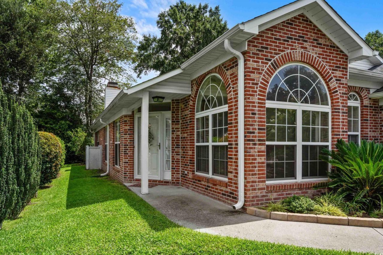 1010 Swan Lake Dr. Photo 5