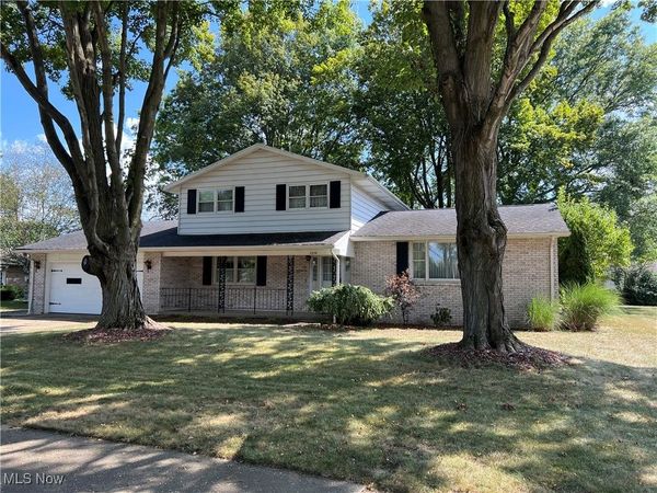 1354 Independence Circle SE, New Philadelphia, OH 44663