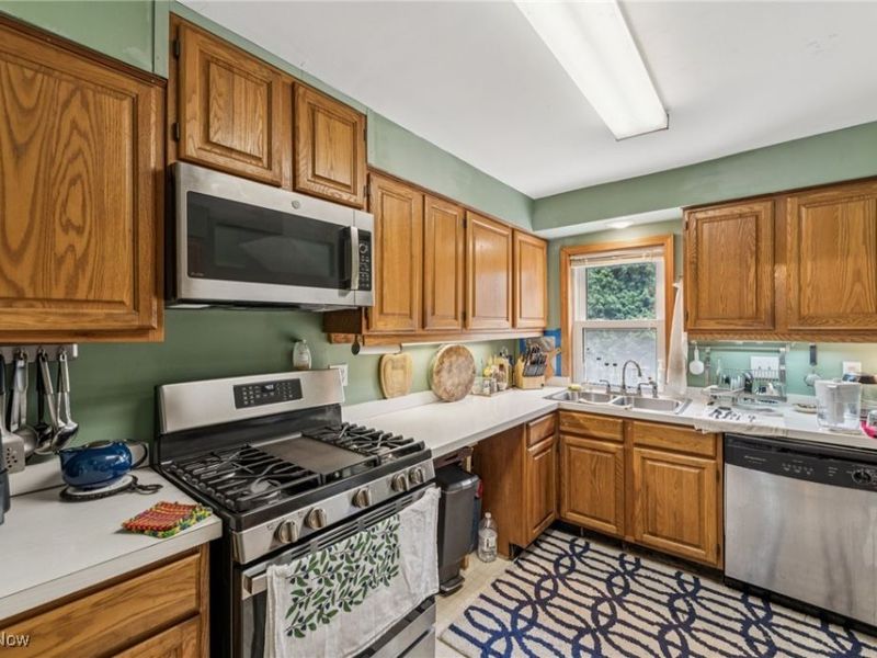 1899 Edwards Drive, Akron, OH 44306 Photo 11