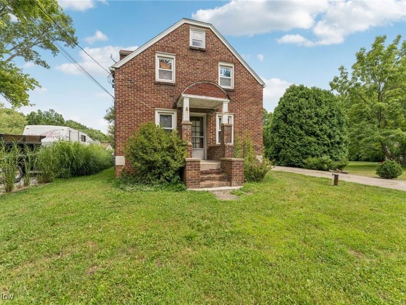 1899 Edwards Drive, Akron, OH 44306 Photo 4