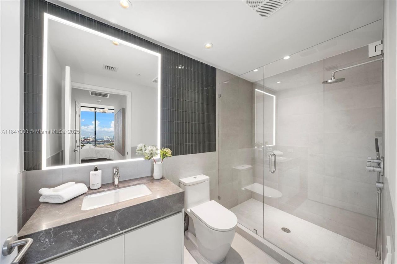 Please Call For Address, Unit 2101/02, Miami Beach, FL 33139 Photo
