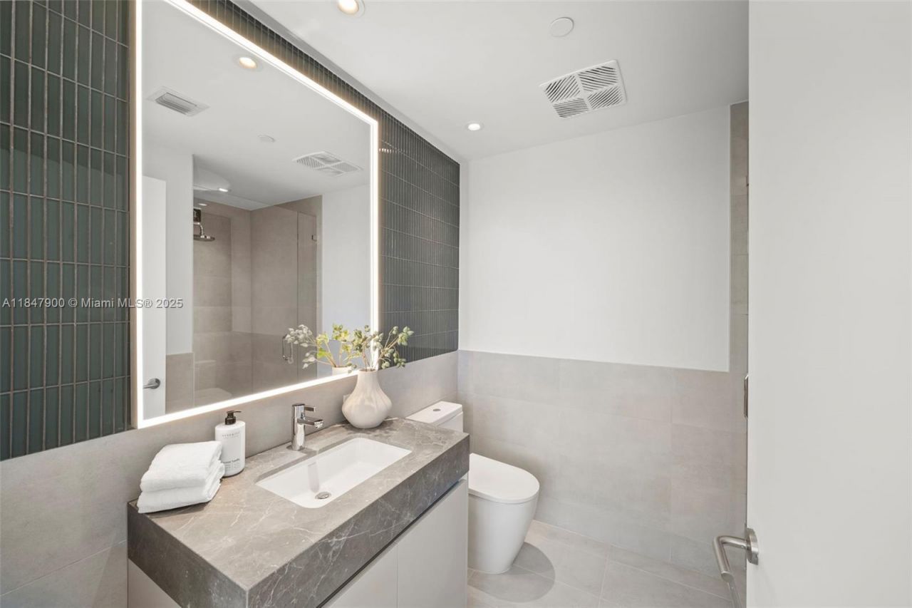 Please Call For Address, Unit 2101/02, Miami Beach, FL 33139 Photo