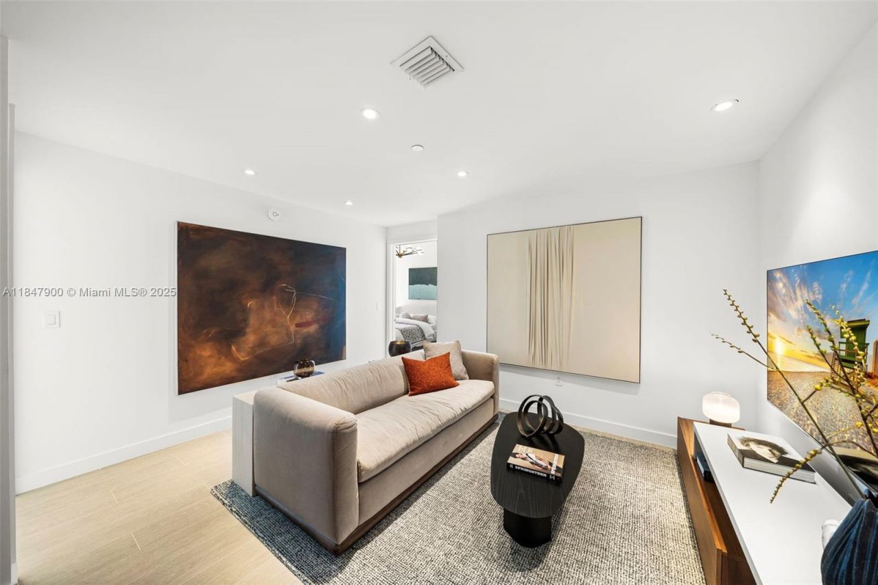 Please Call For Address, Unit 2101/02, Miami Beach, FL 33139 Photo
