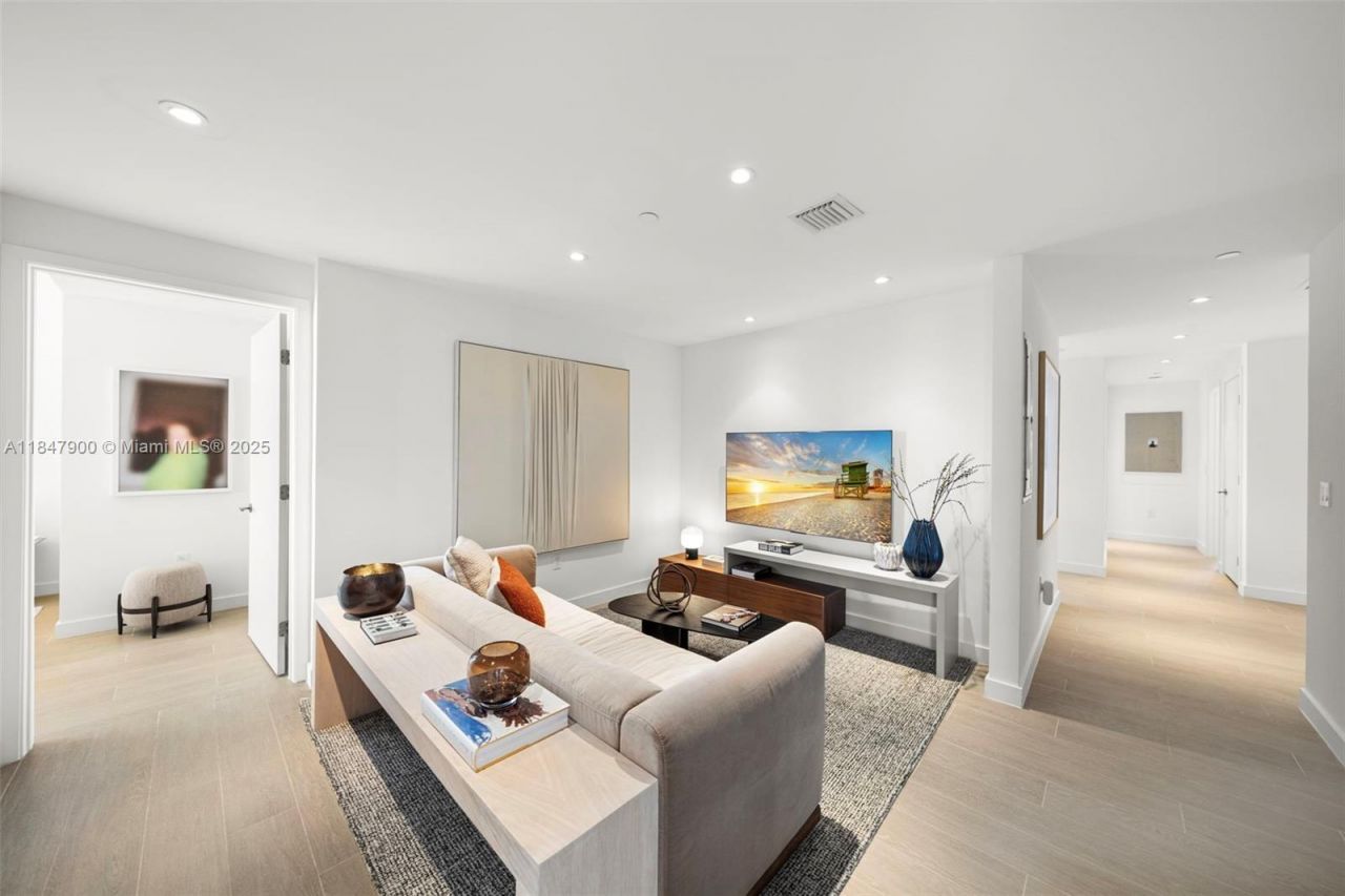 Please Call For Address, Unit 2101/02, Miami Beach, FL 33139 Photo