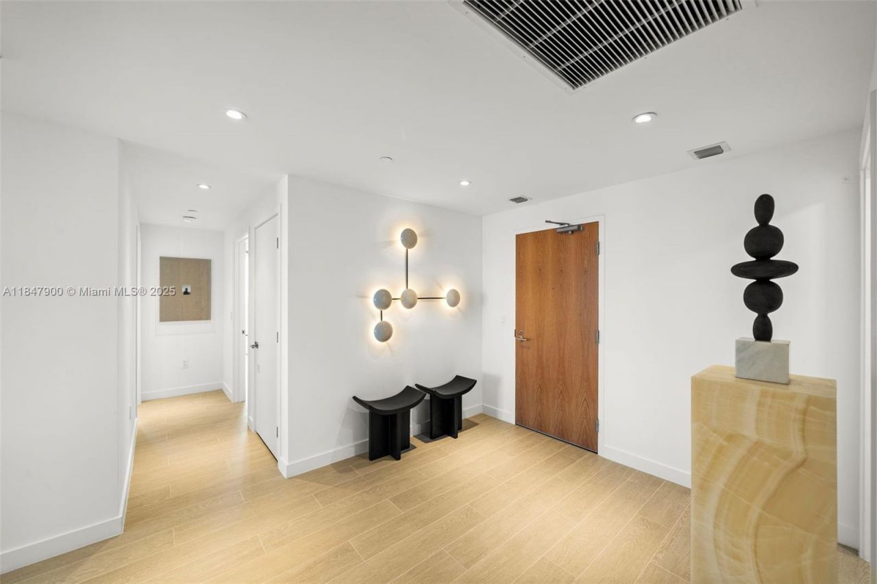 Please Call For Address, Unit 2101/02, Miami Beach, FL 33139 Photo