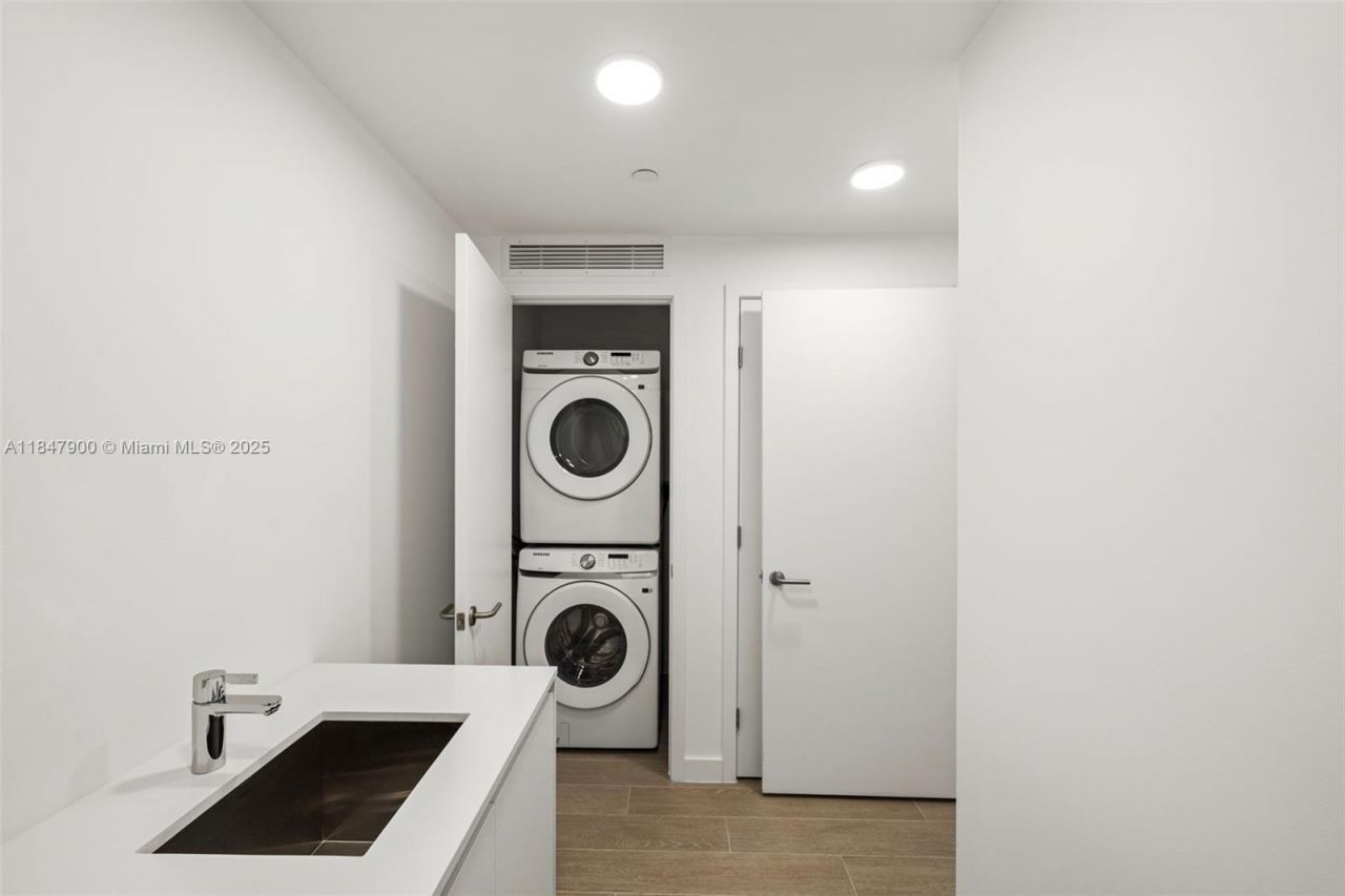 Please Call For Address, Unit 2101/02, Miami Beach, FL 33139 Photo