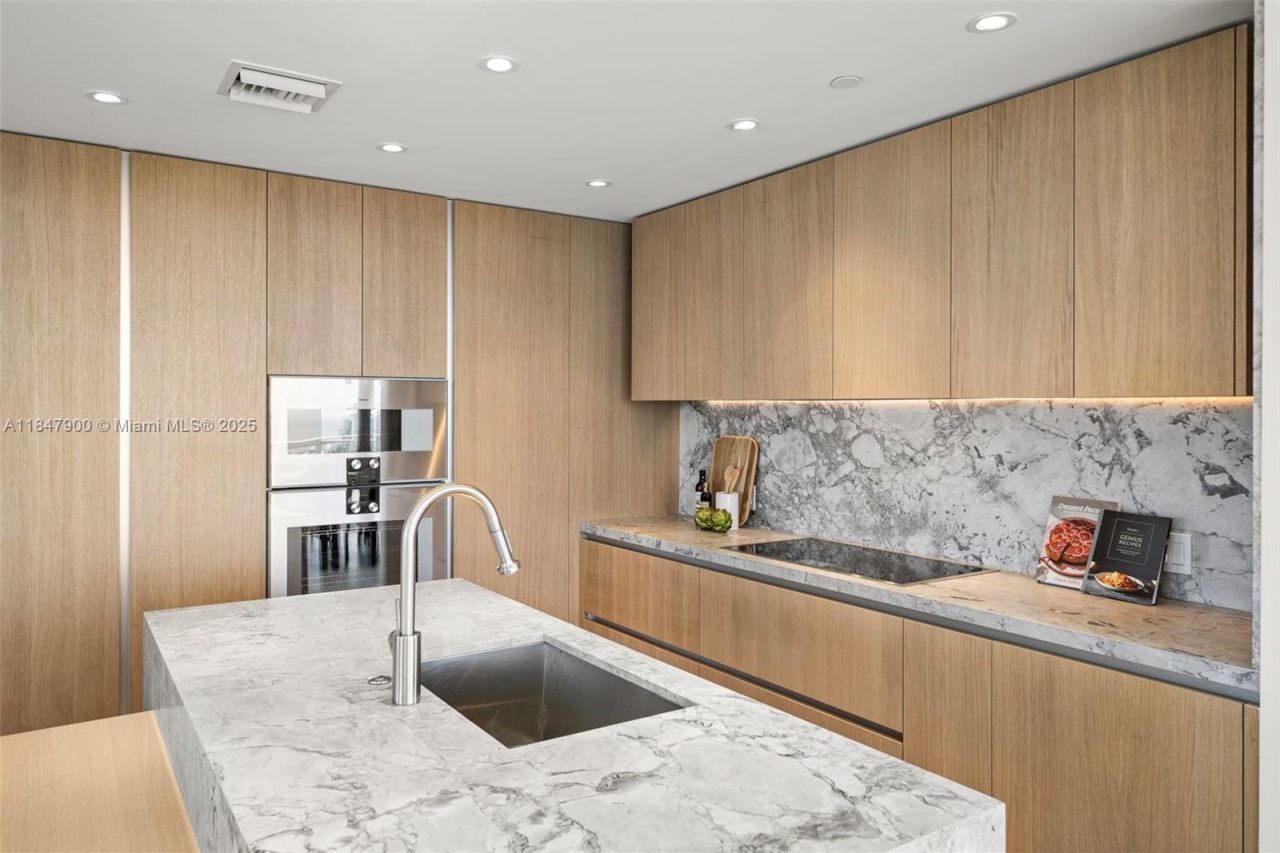 Please Call For Address, Unit 2101/02, Miami Beach, FL 33139 Photo