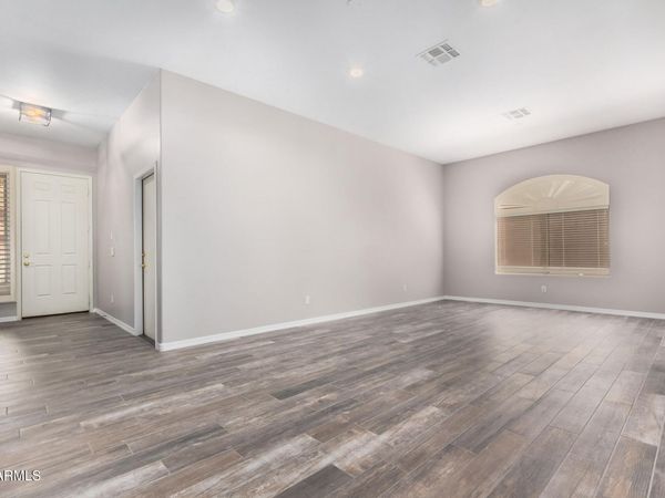 6617 W MOLLY Lane, Phoenix, AZ 85083