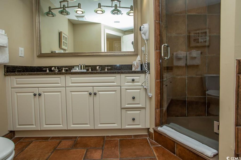 100 North Beach Blvd. Photo 25