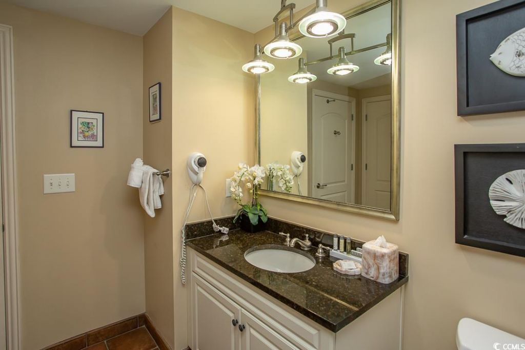 100 North Beach Blvd. Photo 8