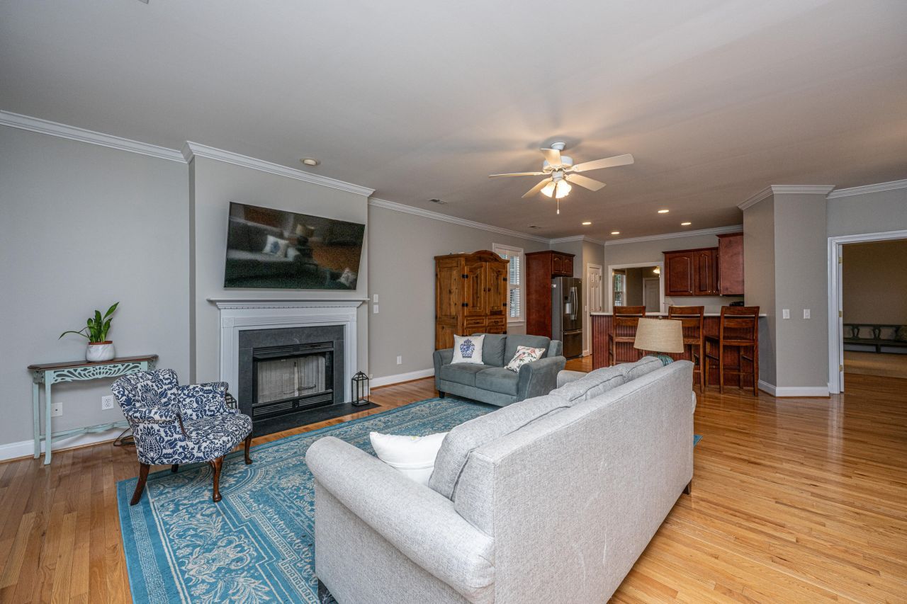 415 Waring Street Photo 10