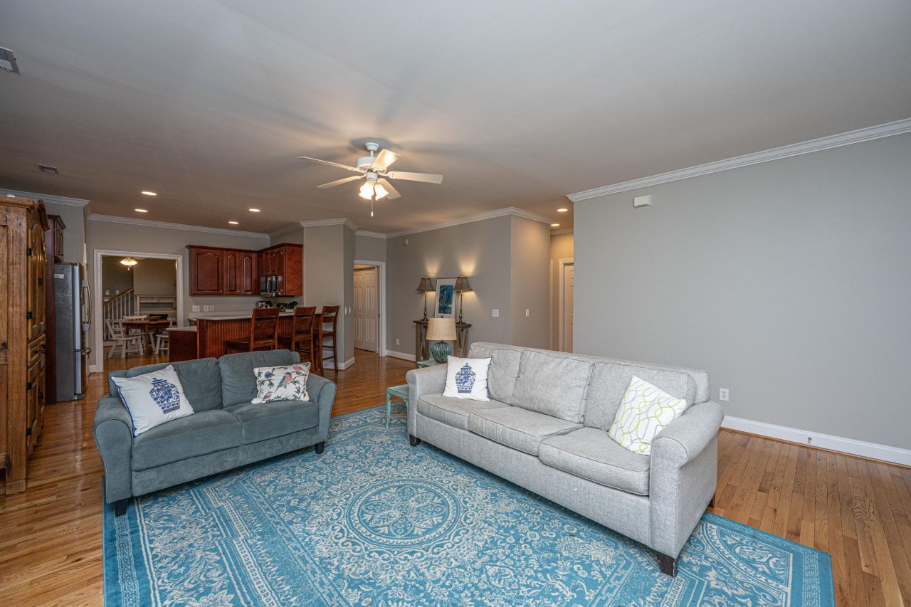 415 Waring Street Photo 11