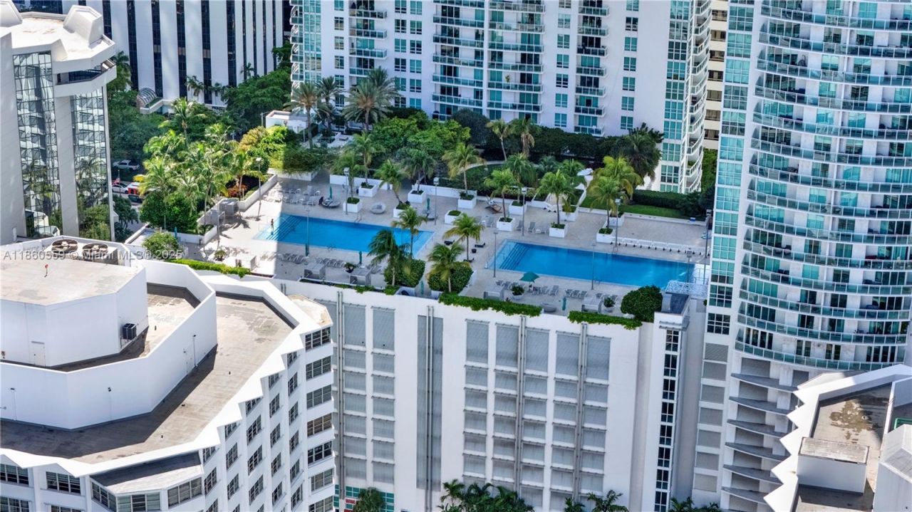 950 Brickell Bay Dr, Unit 802, Miami, FL 33131 Photo