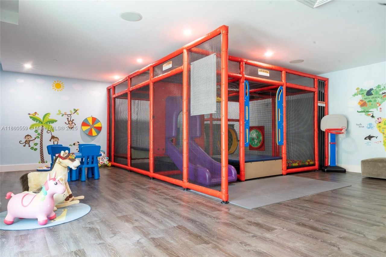 950 Brickell Bay Dr, Unit 802, Miami, FL 33131 Photo