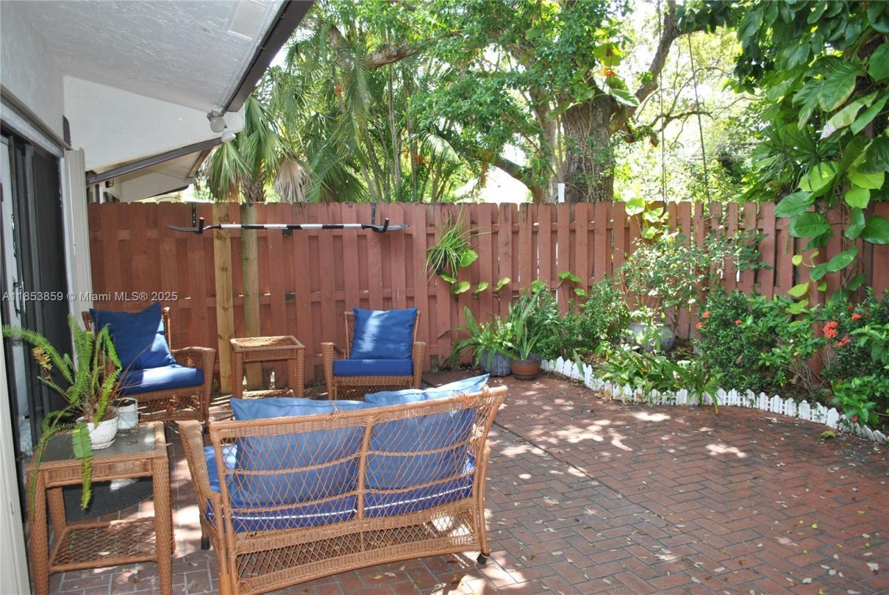 19941 NE 5th Ct, Unit 3M, Miami, FL 33179 Photo