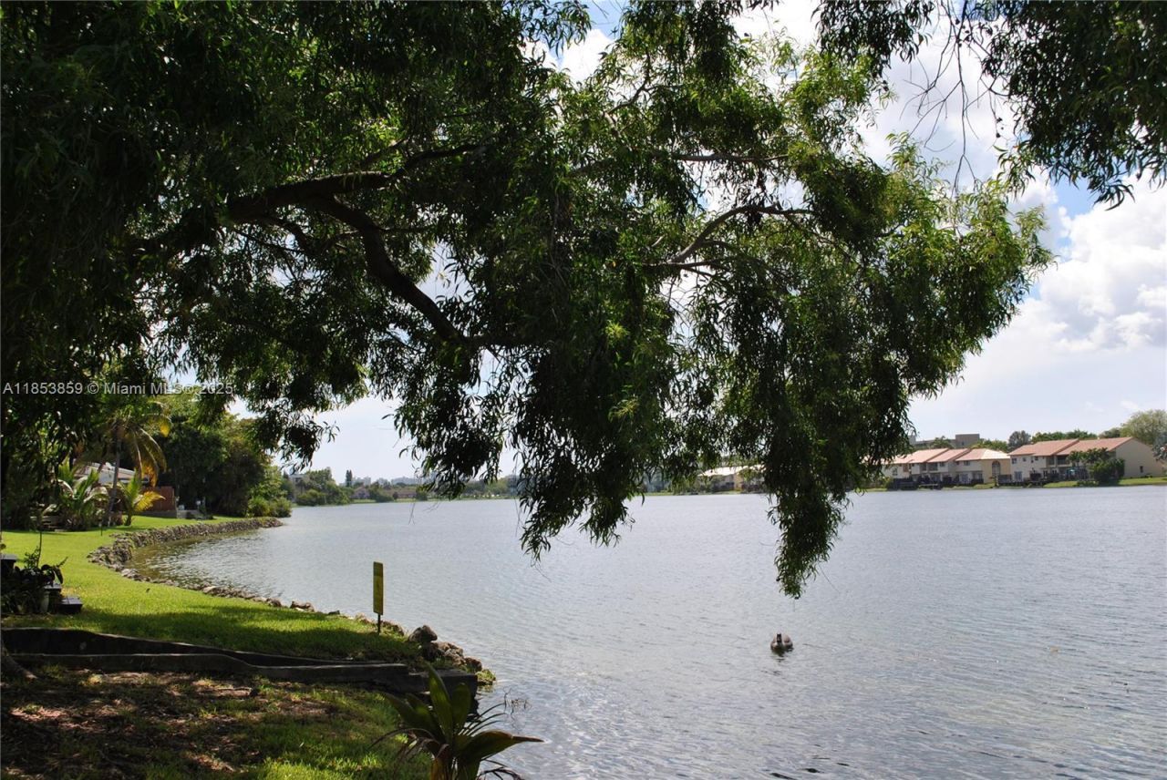 19941 NE 5th Ct, Unit 3M, Miami, FL 33179 Photo