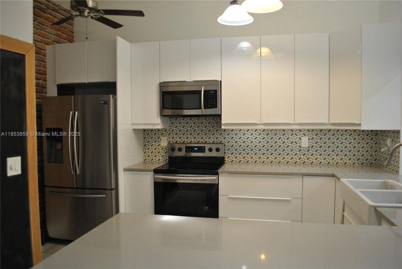 19941 NE 5th Ct, Unit 3M, Miami, FL 33179 Photo