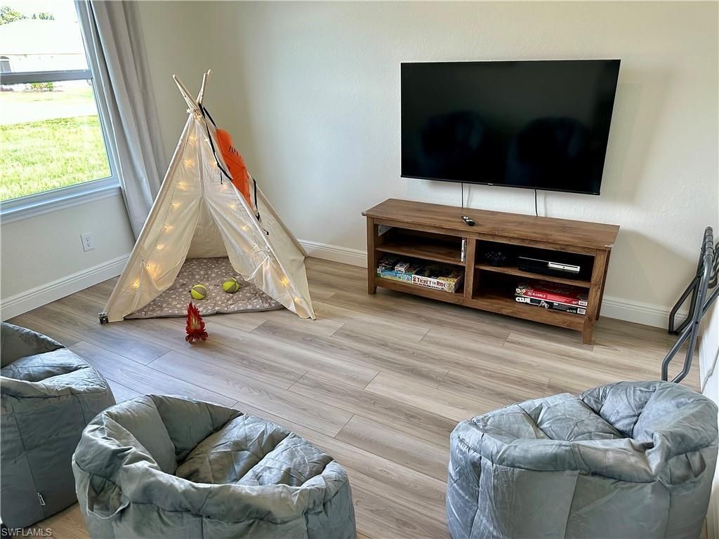 926 SE 23rd Pl , Cape Coral, FL 33990 Photo