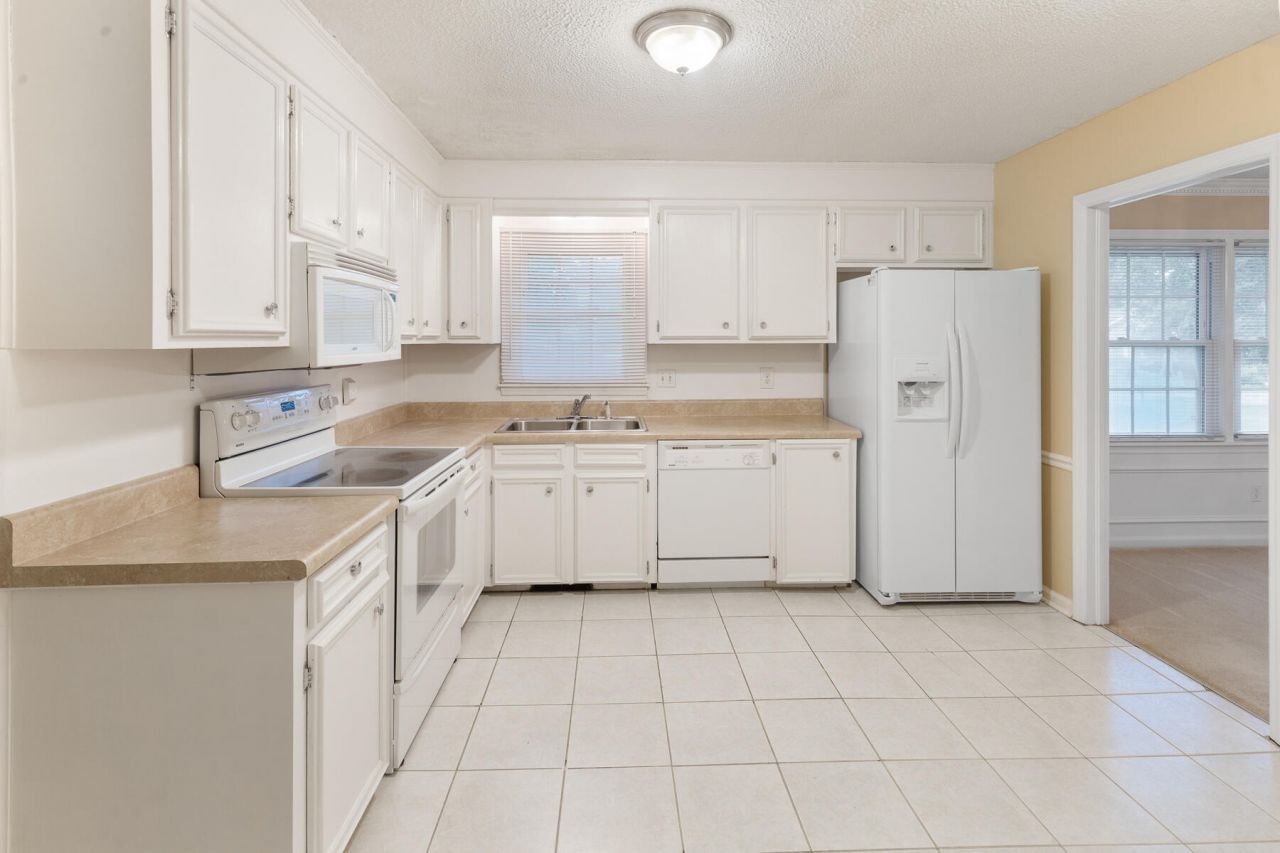 945 Orange Grove Road Photo 9