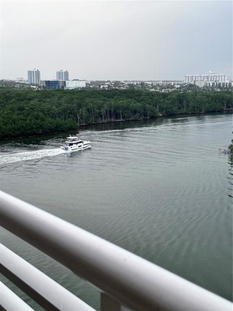 400 Kings Point Dr, Unit 1112, Sunny Isles Beach, FL 33160 Photo