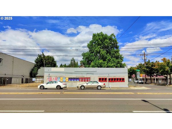 8827 SE DIVISION ST, Portland, OR 97266
