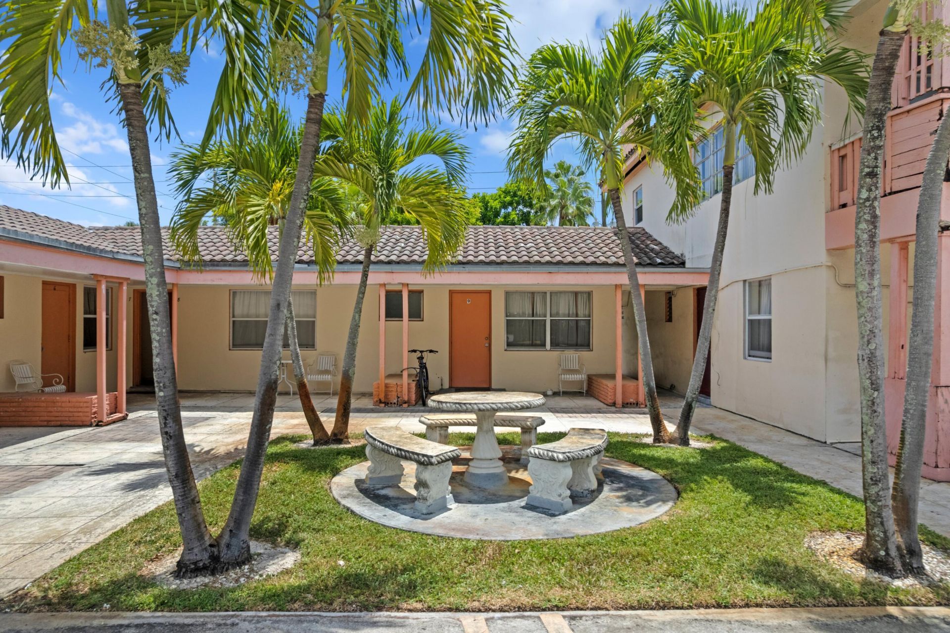 7800 S Dixie Highway, West Palm Beach, FL 33405 Photo