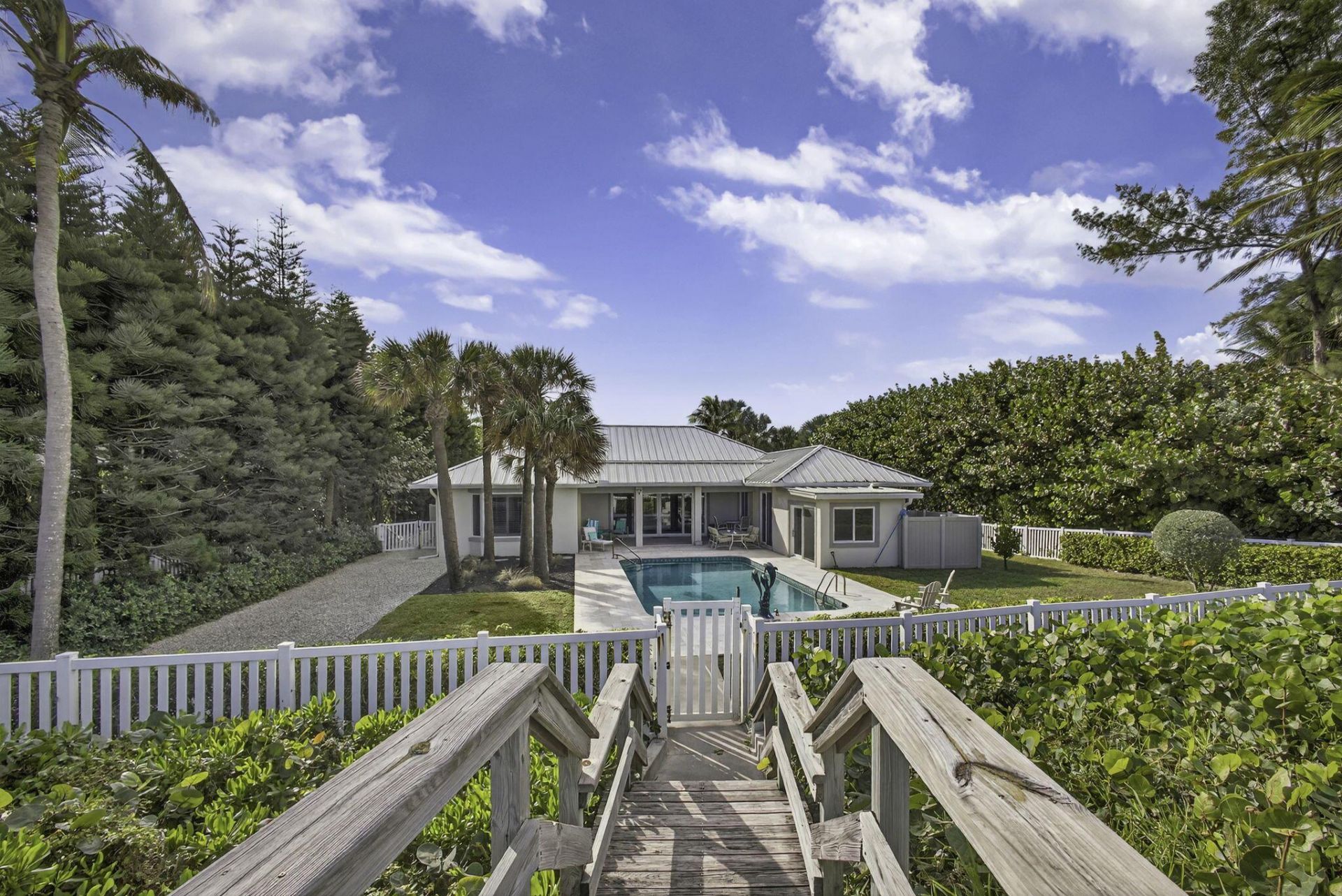 77 N Beach Road, Jupiter Island, FL 33455 Photo