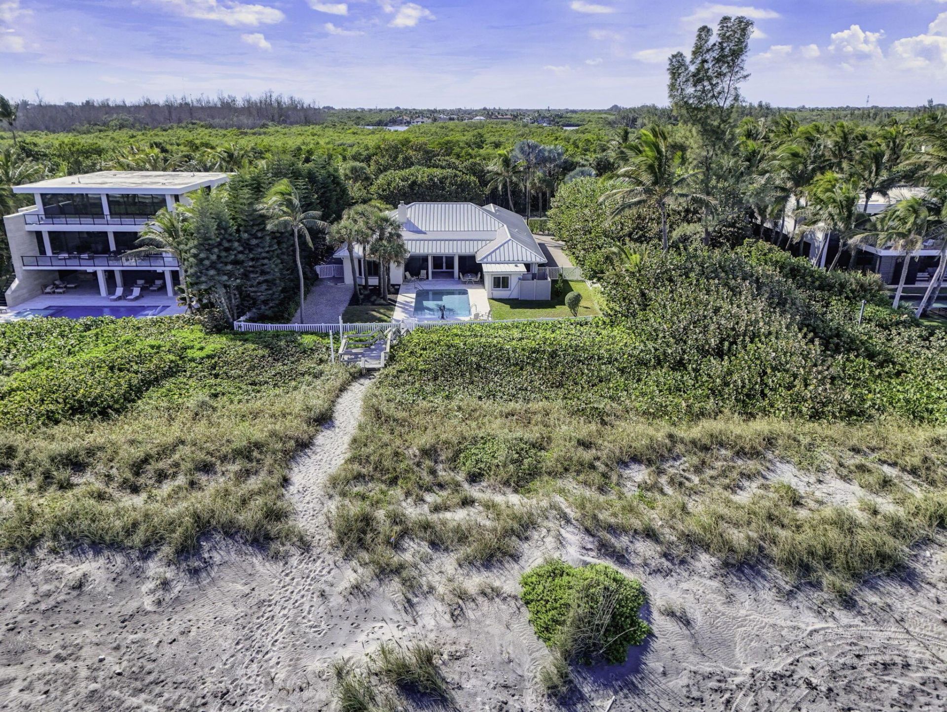 77 N Beach Road, Jupiter Island, FL 33455 Photo
