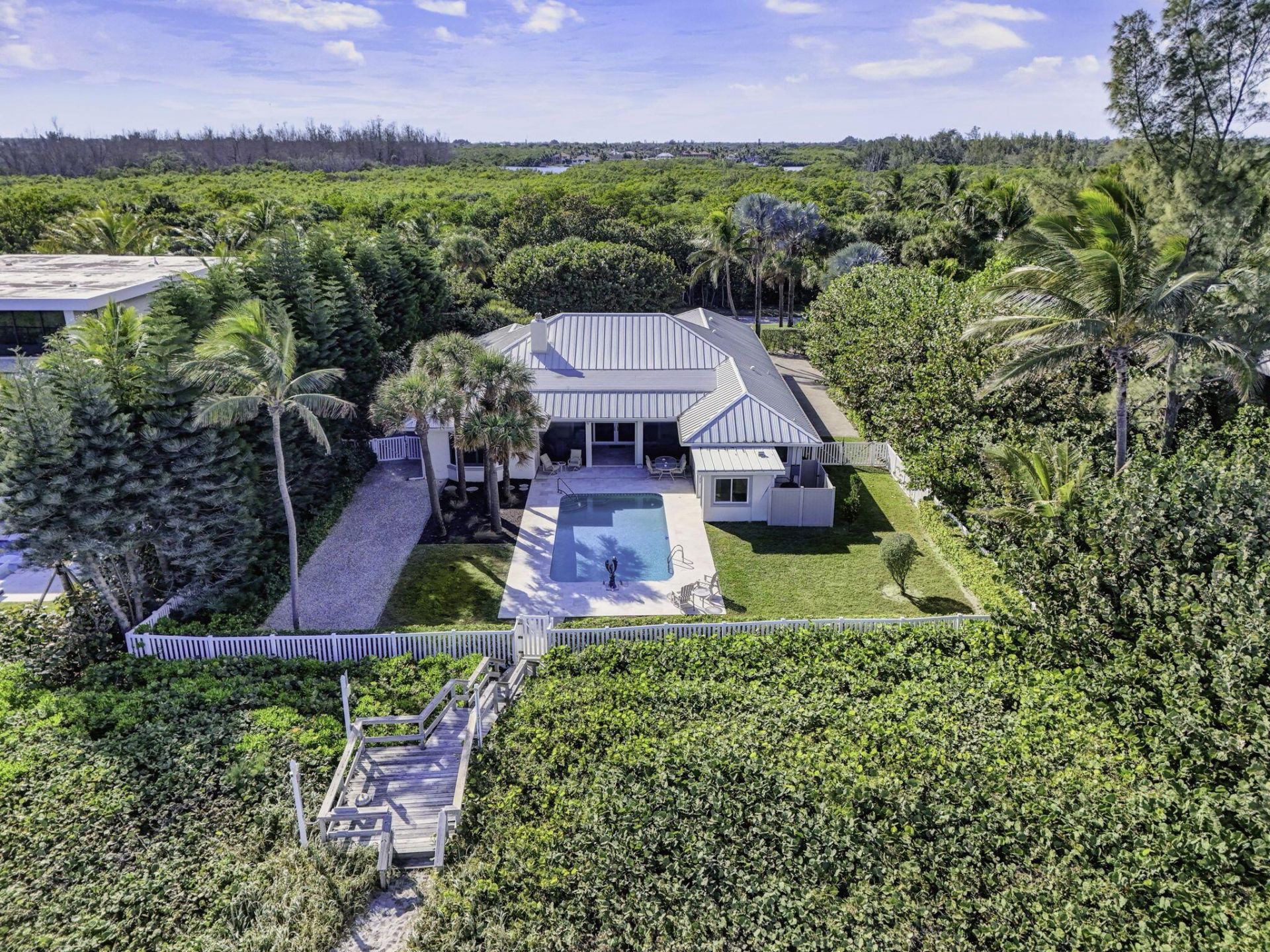 77 N Beach Road, Jupiter Island, FL 33455 Photo